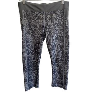 UNDER ARMOUR Gray Athletic Capri Leggings